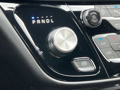 New 2027 Chrysler Pacifica Select AWD/4WD image 28