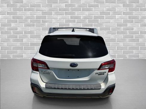 Used 2018 Subaru Outback 2.5i Limited AWD/4WD image 2