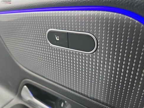 Used 2022 Mercedes-Benz GLB 250 4MATIC image 26