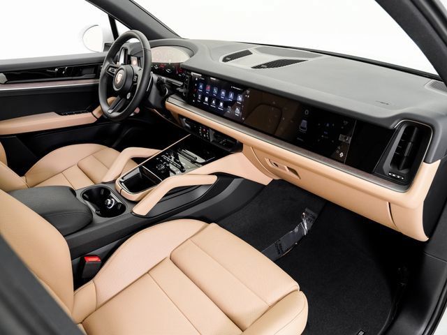 Certified 2026 Porsche Cayenne AWD/4WD image 17
