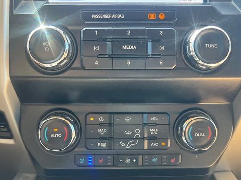 Used 2019 Ford F250 Lariat w/ Lariat Ultimate Package AWD/4WD image 25
