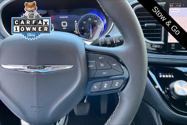 Used 2026 Chrysler Pacifica Limited w/ S Appearance Package FWD image 19