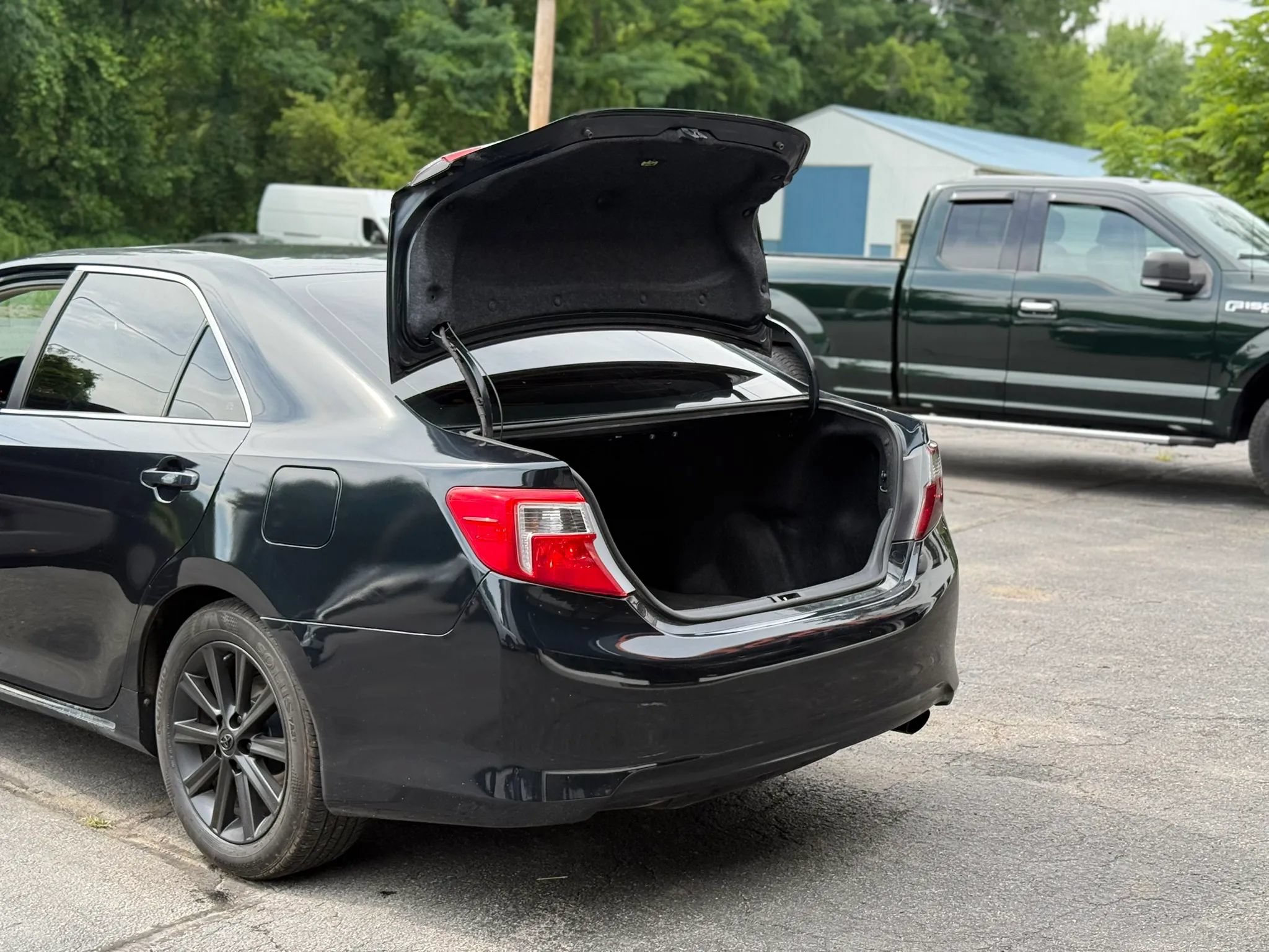 Used 2014 Toyota Camry XLE w/ Convenience Package FWD image 40
