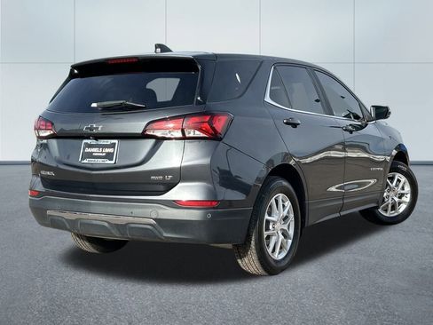 Used 2023 Chevrolet Equinox LT image 2