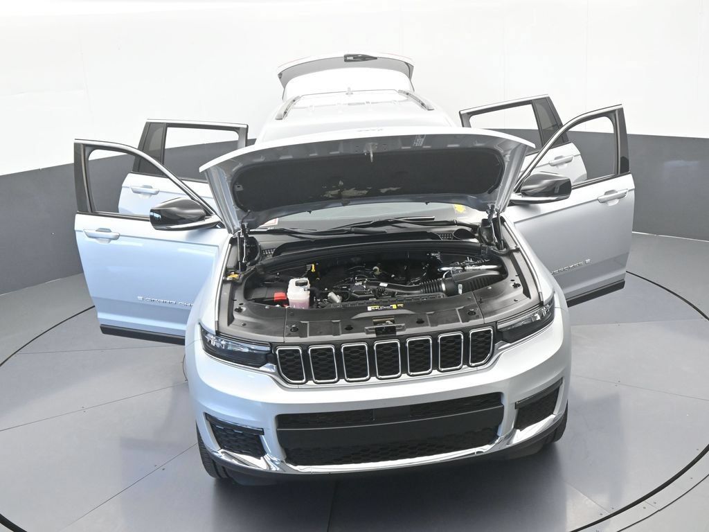 Used 2025 Jeep Grand Cherokee L Limited RWD image 73
