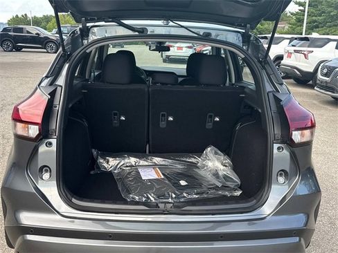New 2025 Nissan Kicks Play S image 13