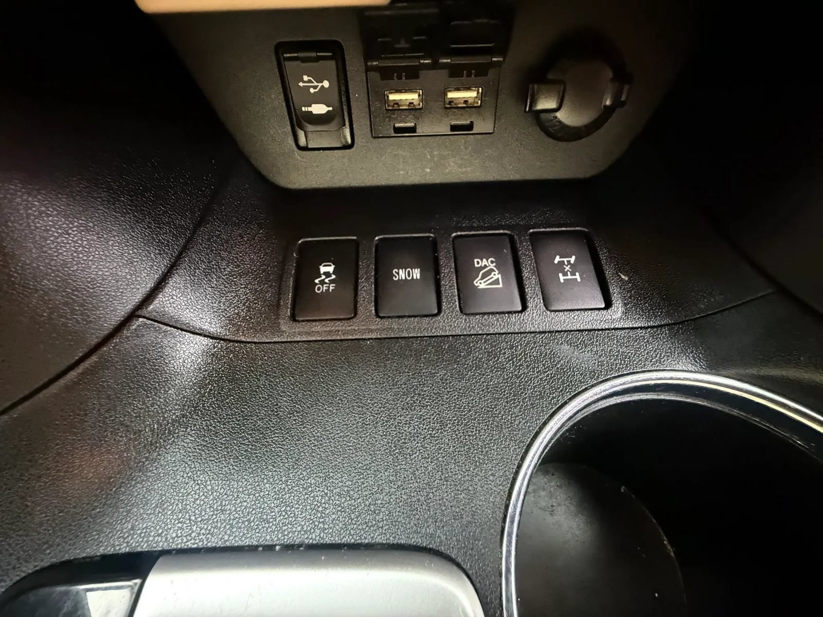 Used 2019 Toyota Highlander XLE AWD/4WD image 12