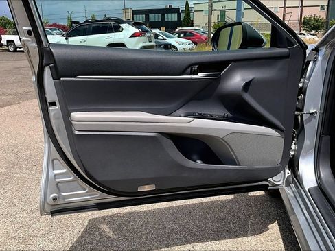 Used 2019 Toyota Camry LE FWD image 22