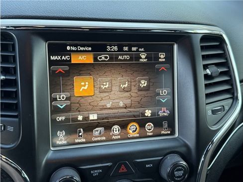 Used 2015 Jeep Grand Cherokee Limited image 45