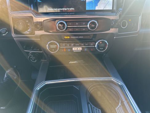 Used 2022 Ford F250 Platinum w/ FX4 Off-Road Package image 14