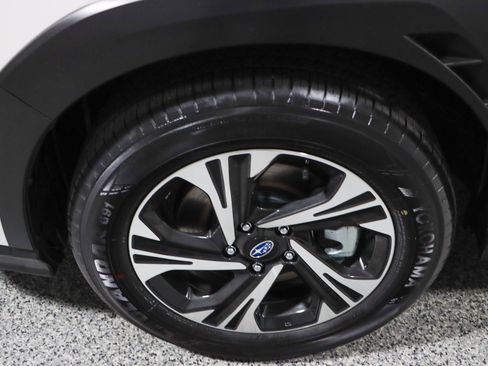 Used 2024 Subaru Crosstrek 2.0i Premium image 11