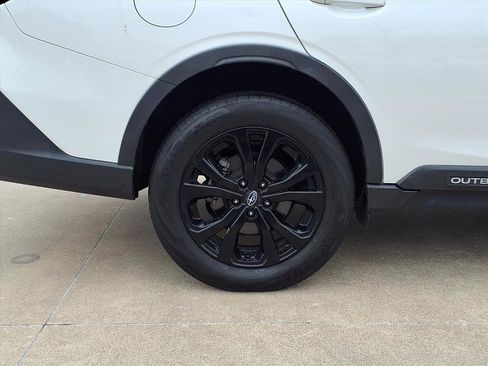 Certified 2021 Subaru Outback Limited XT image 8