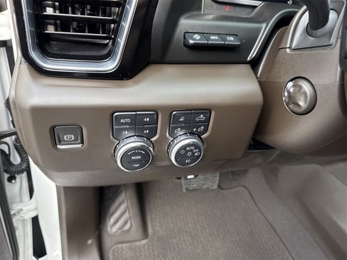 Used 2023 GMC Sierra 1500 Denali w/ Denali Reserve Package image 18