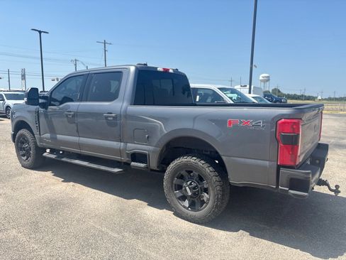 Used 2023 Ford F250 Lariat w/ Lariat Ultimate Package AWD/4WD image 2