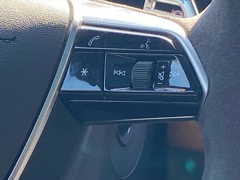 Used 2023 Audi e-tron GT Premium Plus image 7