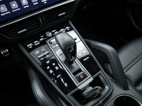 Certified 2023 Porsche Cayenne S Platinum image 21