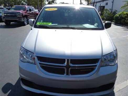Used 2011 Dodge Grand Caravan Mainstreet w/ PWR Convenience Group FWD image 5