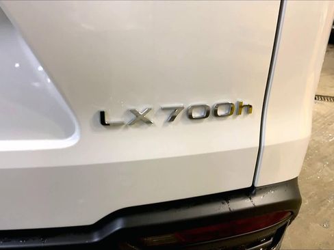 New 2026 Lexus LX 700h Luxury image 15