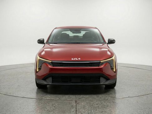 Used 2025 Kia K4 LXS image 2