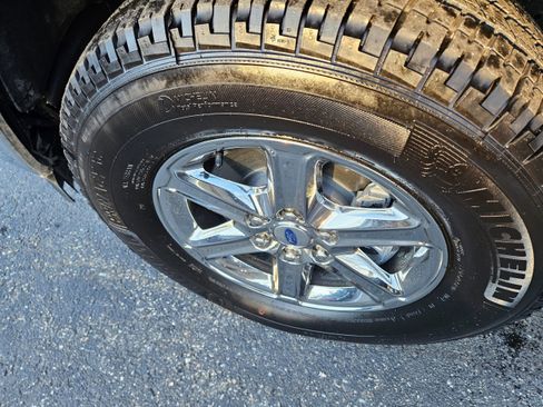 Used 2025 Ford F150 XLT w/ Equipment Group 302A MID AWD/4WD image 9