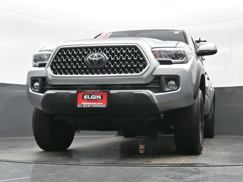 Used 2018 Toyota Tacoma TRD Off-Road w/ Technology Package AWD/4WD image 24