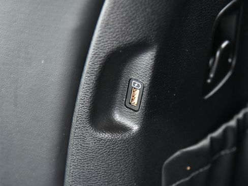 Used 2022 Kia Telluride LX image 36