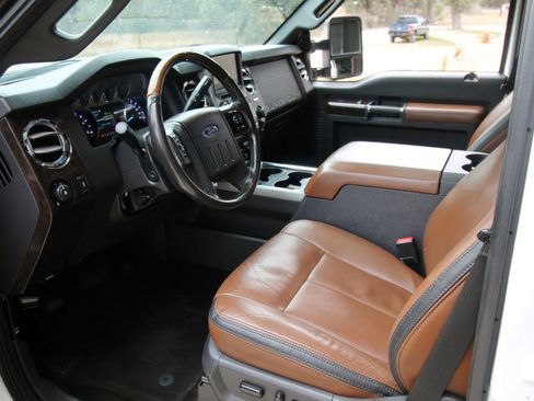 Used 2016 Ford F250 Platinum w/ FX4 Off-Road Package image 22