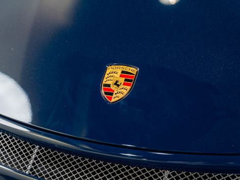 Used 2018 Porsche 911 GT3 RWD image 16