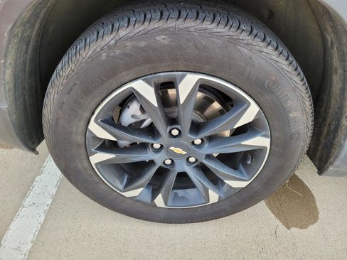 Used 2023 Chevrolet TrailBlazer LT FWD image 2