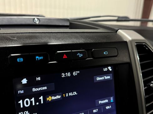 Used 2019 Ford F250 Lariat w/ Lariat Value Package image 38