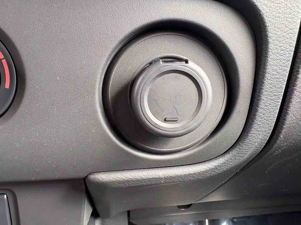 Used 2025 Nissan Frontier SV AWD/4WD image 31