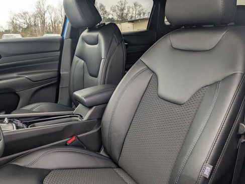 New 2026 Jeep Compass Latitude AWD/4WD image 15