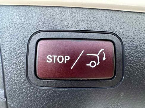 Used 2017 Mercedes-Benz GLC 300 image 38