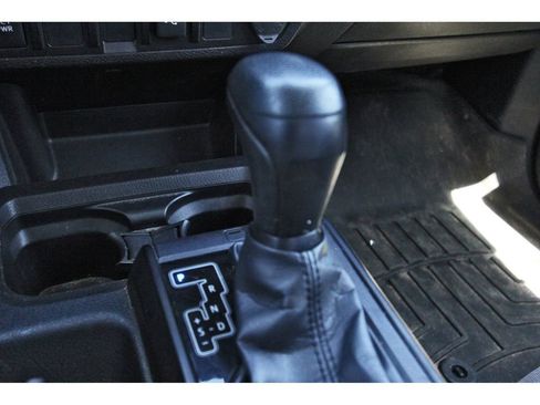 Used 2022 Toyota Tacoma SR AWD/4WD image 19