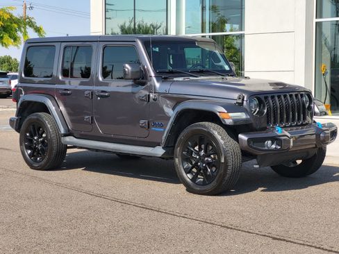 Used 2021 Jeep Wrangler Unlimited Sahara AWD/4WD image 3