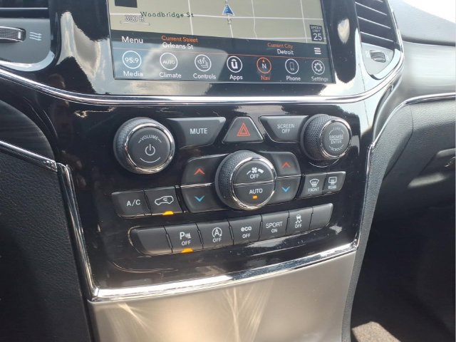 Used 2021 Jeep Grand Cherokee Limited AWD/4WD image 32