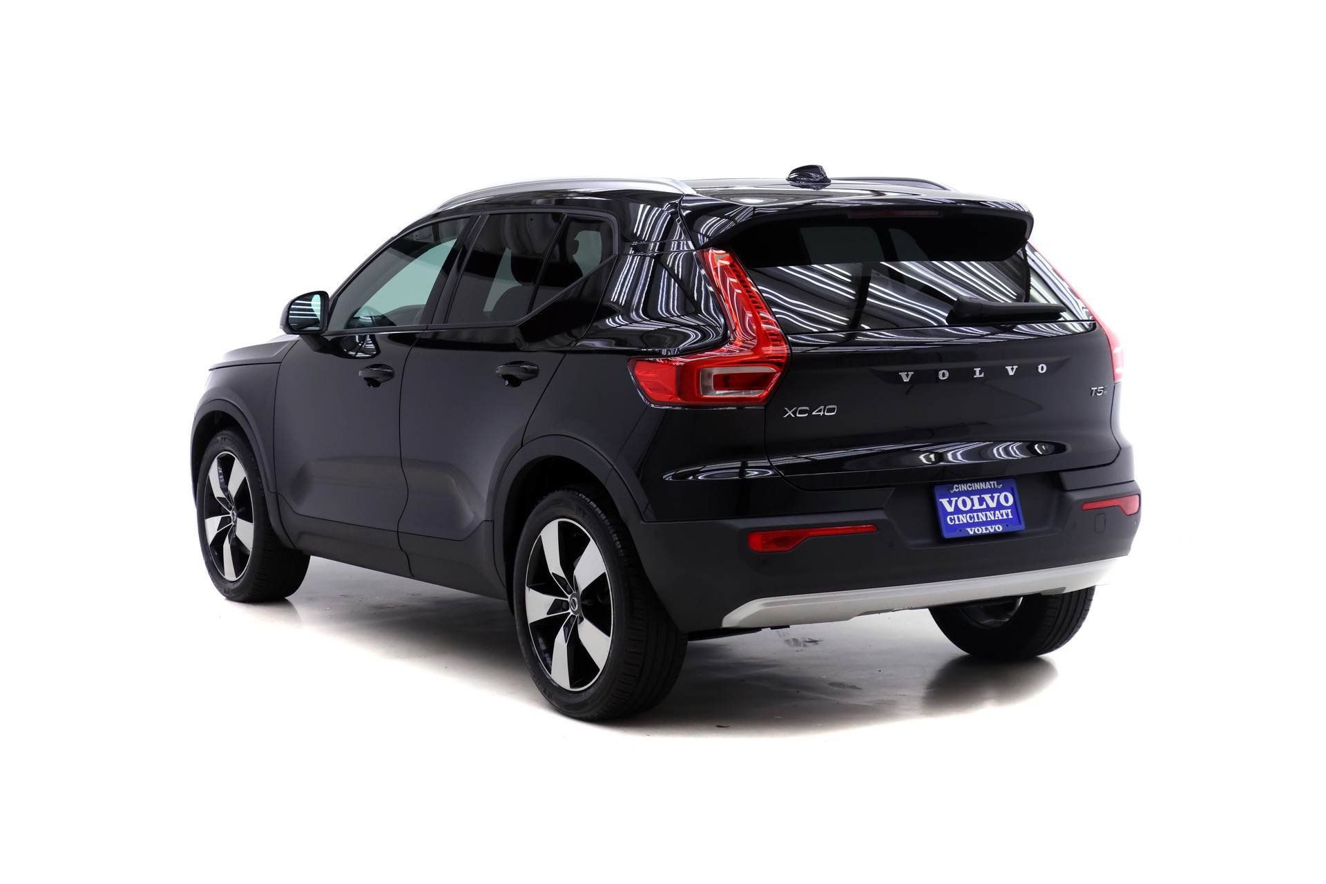 Used 2019 Volvo XC40 T5 Momentum AWD/4WD image 5