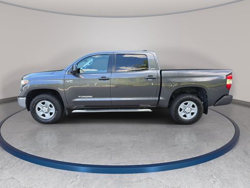 Used 2020 Toyota Tundra SR5 w/ SR5 Convenience Package AWD/4WD image 8