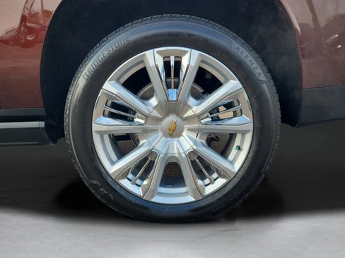 Used 2023 Chevrolet Suburban High Country image 8