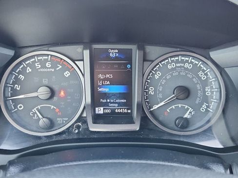 Used 2022 Toyota Tacoma SR image 17