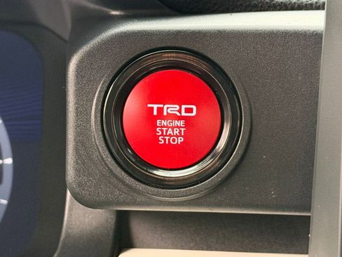 Used 2024 Toyota Tacoma TRD Off-Road image 29