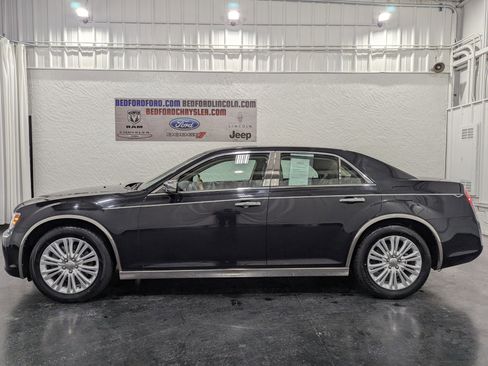 Used 2013 Chrysler 300 C w/ Light Group image 2