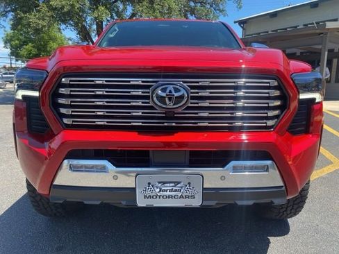 Used 2025 Toyota Tacoma Limited AWD/4WD image 8