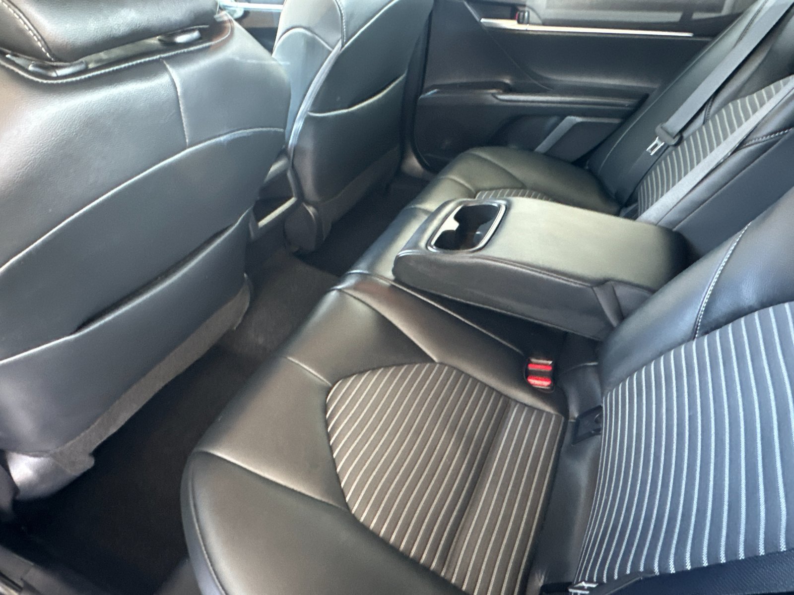 Used 2024 Toyota Camry SE w/ Cold Weather Package FWD image 11