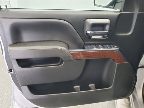 Used 2017 GMC Sierra 1500 SLE w/ SLE Value Package image 8