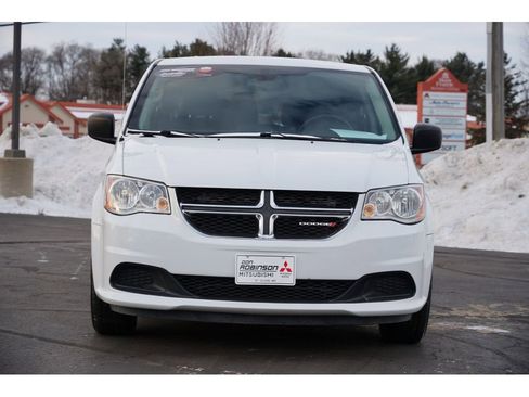 Used 2018 Dodge Grand Caravan SE w/ UConnect Hands-Free Group image 8