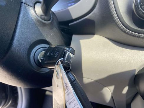 Certified 2023 Hyundai Venue SEL image 27