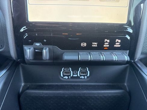 Used 2024 RAM 3500 Big Horn w/ Night Edition image 23