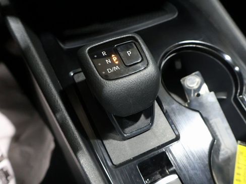 Used 2023 Nissan Rogue SV w/ SV Premium B Package image 36