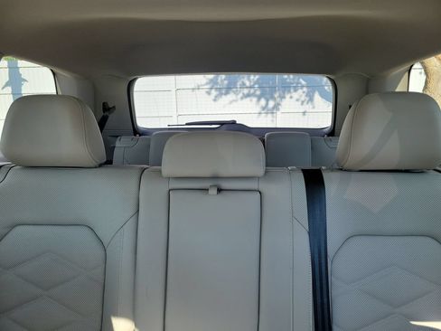 Certified 2026 Volkswagen Atlas SE FWD image 33